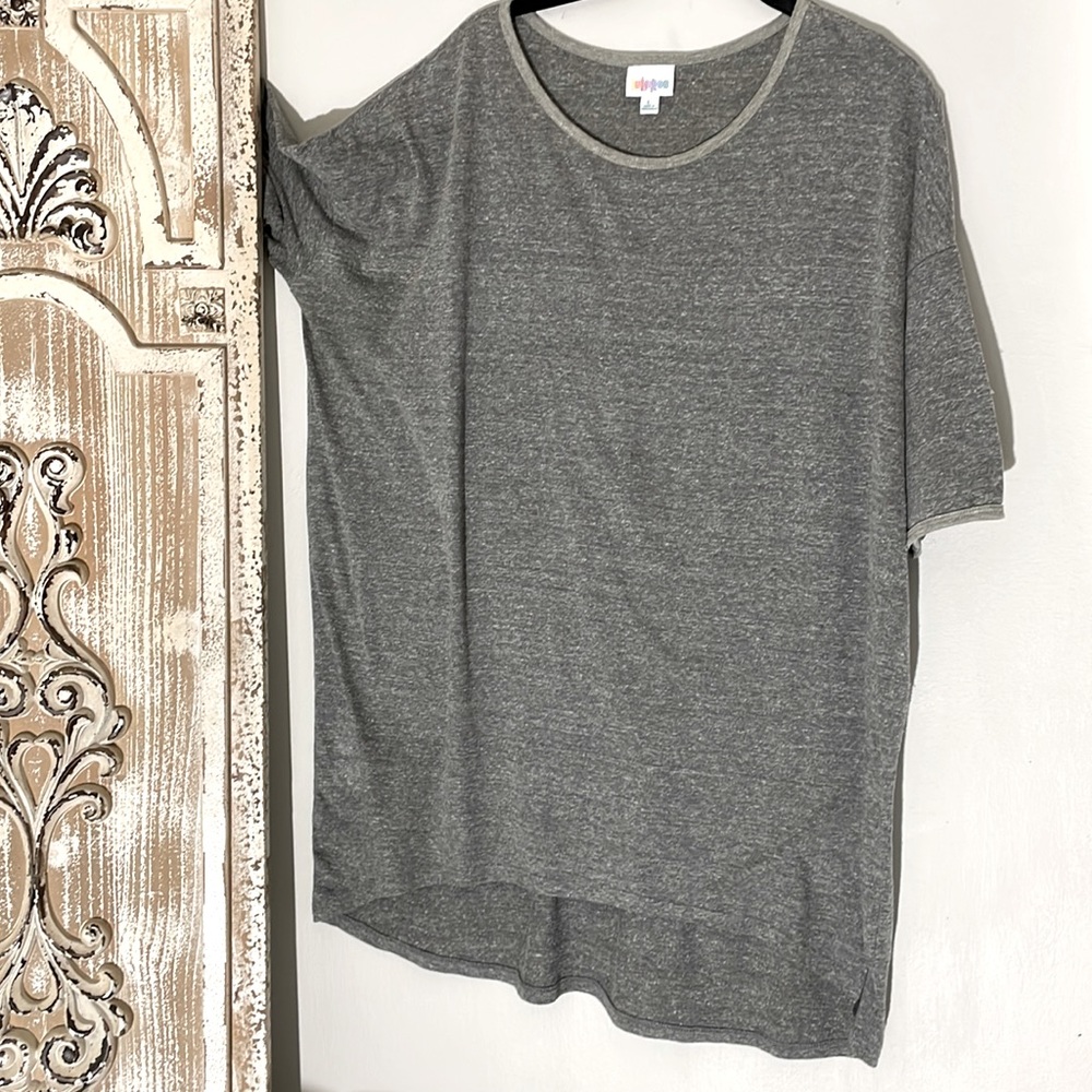 LULAROE OVERSIZED GREY SHORT SLEEVE TEE